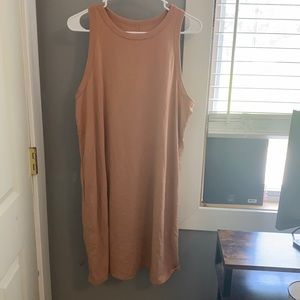 Peach/tan color dress